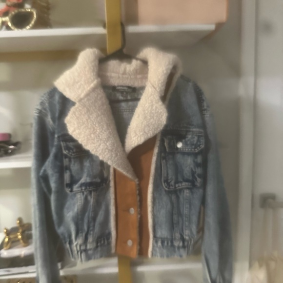 Softly used denim jacket in a sized med, I wish I could fit it, Smoke free home! - Picture 2 of 2